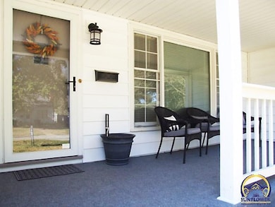 1171 SW Oakley Ave, Topeka, KS 66604 - photo 2