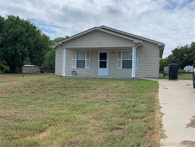 1108 S Bryan St, Okmulgee, OK 74447 - photo 2