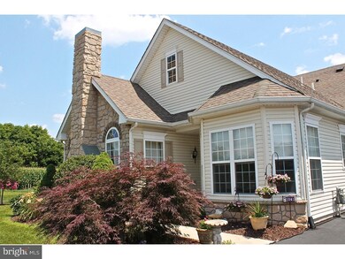 1041 Burgundy Cir, Pennsburg, PA 18073 - photo 2