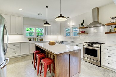 211 Fairbanks St, Houston, TX 77009 - photo 5