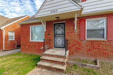 5353 Thomas St, Maple Heights, OH 44137 - photo 3