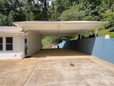 2534 Nix Creek Rd, Marion, NC 28752 - photo 4