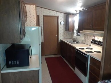 524 Melglen Ln, Coudersport, PA 16915 - photo 3