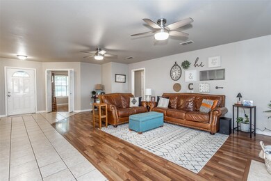 1916 College St, Gainesville, TX 76240 - photo 6