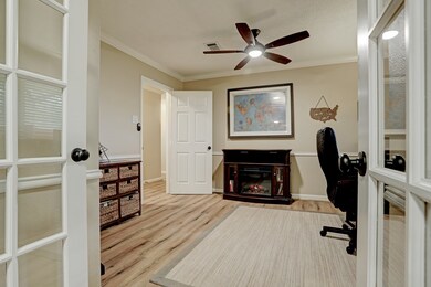 401 S Shadowbend Ave, Friendswood, TX 77546 - photo 7