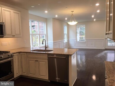 861 Old Lancaster Rd unit F1, Bryn Mawr, PA 19010 - photo 4