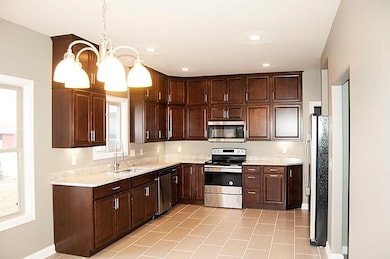 5745 Victory Dr, Columbus, IN 47203 - photo 2