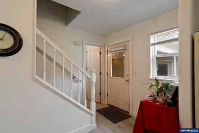 704 Cliff Ct, Silverton, OR 97381 - photo 5