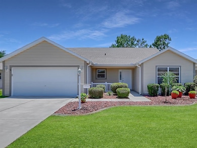 1724 Augustine Dr, Lady Lake, FL 32159 - photo 2