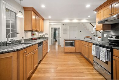 14 Cedar Ledge Rd, West Hartford, CT 06107 - photo 3