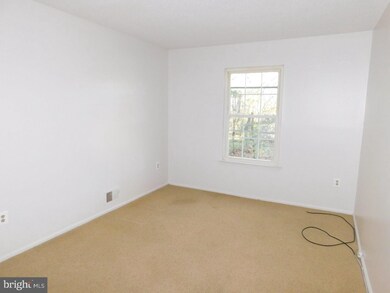 64 Cheverny Ct, Trenton, NJ 08619 - photo 7