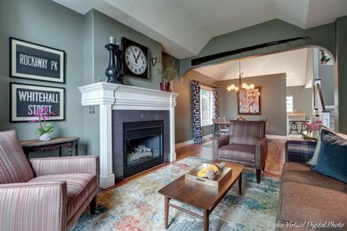 Living room, view 2