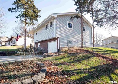 769 W 46th St, Davenport, IA 52806 - photo 2