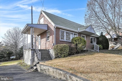 306 Sycamore St, Mohnton, PA 19540 - photo 4