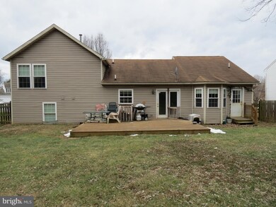 17326 Tamarack Dr, Williamsport, MD 21795 - photo 2