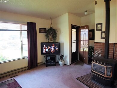 635 Sherman Dr, the Dalles, OR 97058 - photo 4