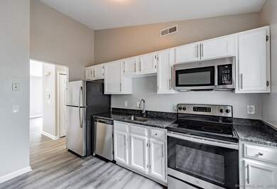 253 W River St, Milford, CT 06461 - photo 4