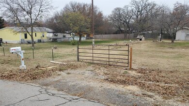 3717 Falconcrest Dr, Joshua, TX 76058 - photo 4