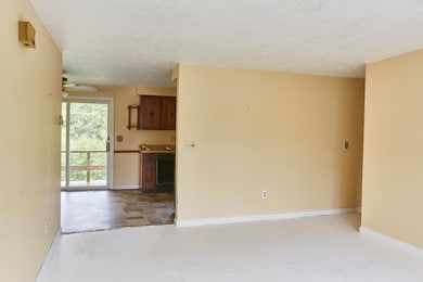 1372 Post Rd, 3A, Wells
