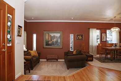 1029 NW Regent Dr, Grants Pass, OR 97526 - photo 5