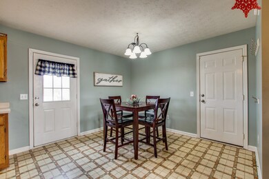 105 Warren Cir, Shelbyville, TN 37160 - photo 7