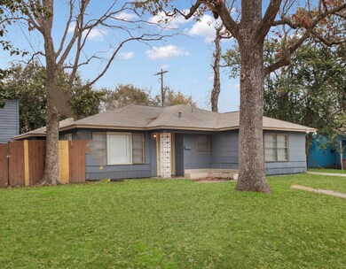 150 Hohldale St unit A, Houston, TX 77022 - photo 2