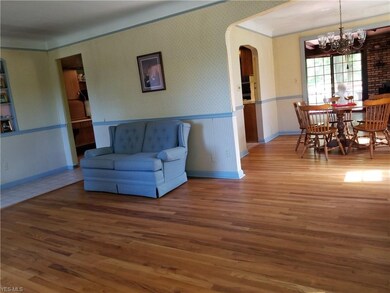 OPEN FLOOR PLAN - Living room to Dining Room and t