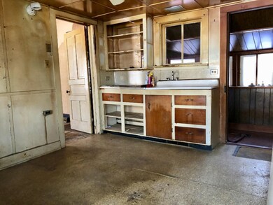 Kitchen and Laundry Entry