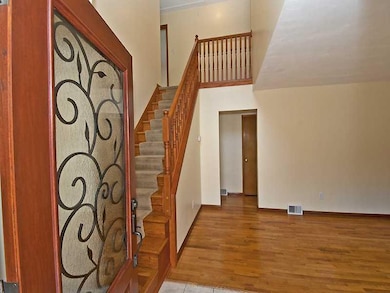 Entry/Foyer.