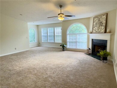 Large living/dining area