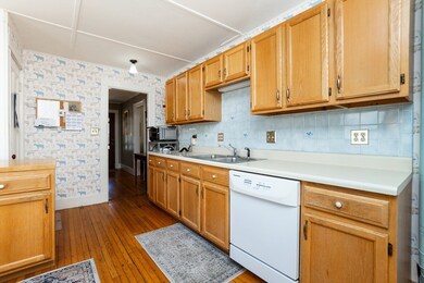 31 Clark Ln, Waltham, MA 02451 - photo 6