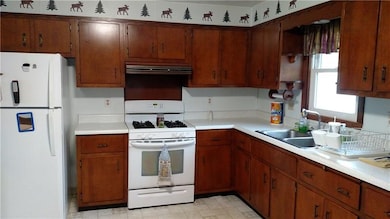 Large eat in kitchen!