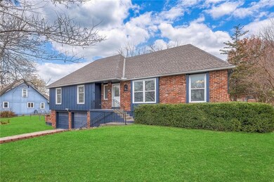 303 S Sunset Ln, Raymore, MO 64083 - photo 2