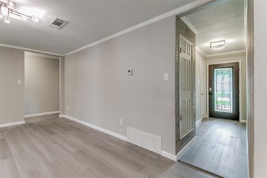 1917 Knoxville Dr, Bedford, TX 76022 - photo 4