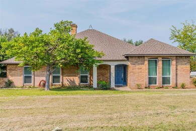 115 Woodcrest St, Weatherford, TX 76087 - photo 2