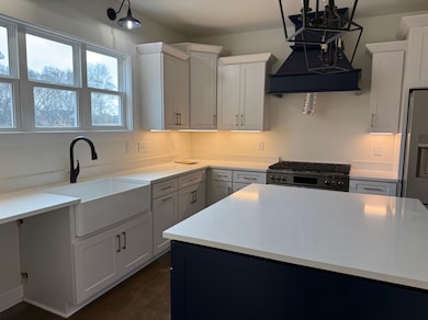 200 Belvedere Cir, Savannah, TN 38372 - photo 2