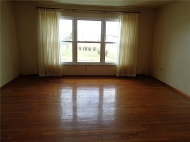 Living Room - Hardwood floors