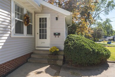 2111 38th St, Des Moines, IA 50310 - photo 2