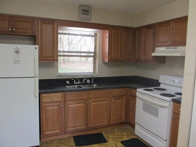 5417 Mcleod Dr unit B, Seffner, FL 33584 - photo 2