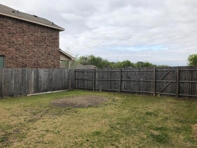 2800 Tenison Dr, Ennis, TX 75119 - photo 7