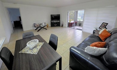 725 Lori Dr unit 206, Palm Springs, FL 33461 - photo 3