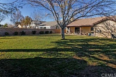 18085 Sunburst Rd, Victorville, CA 92392 - photo 3