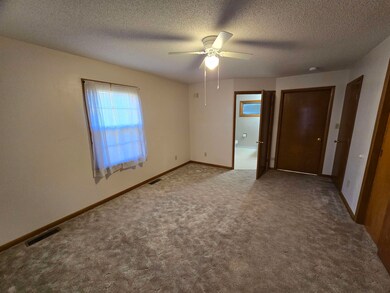 402 W 21st St, Hays, KS 67601 - photo 6