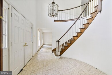 89 Lynne Cir, Paoli, PA 19301 - photo 5