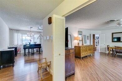 3761 N Rosecrest Cir, Las Vegas, NV 89121 - photo 5