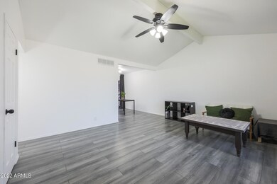 6514 S Lakeshore Dr unit B, Tempe, AZ 85283 - photo 4