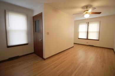 35 S Martin Ave, Waukegan, IL 60085 - photo 6