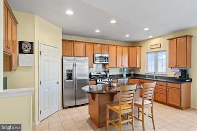 12744 Stone Lined Cir, Woodbridge, VA 22192 - photo 3