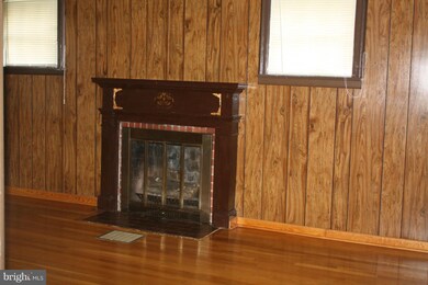 336 Crawford St, Strasburg, VA 22657 - photo 4