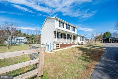 6910 Stratford Dr, Sykesville, MD 21784 - photo 3